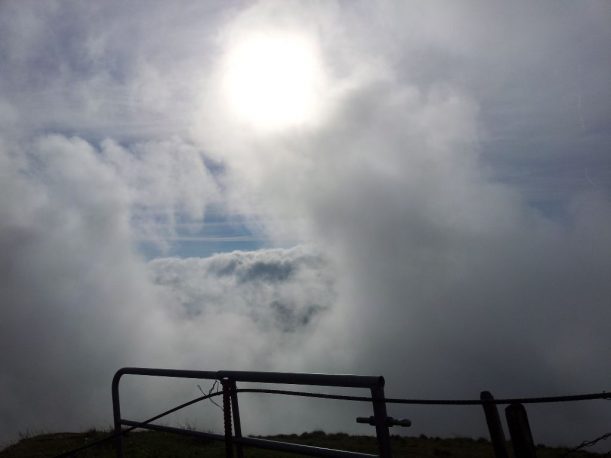 Wolkenstimmung am Wanderweg