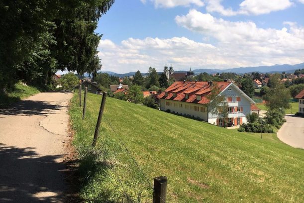 Auf dem Weg zum Waldsee: Blick zurück auf Lindenberg, © Allgäu GmbH