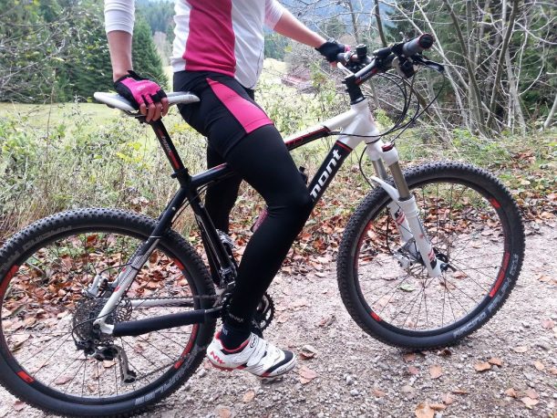 Radtour in Richtung Berghütte auf dem Edelsberg