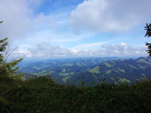 Ausblick vom Eineguntkopf am Wanderweg