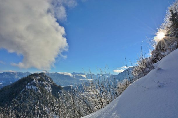 3. Falkenstein Blick Zugspitze mit Sonnenstrahlen