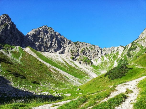 Aufstieg zum Gipfel in den Allgäuer Alpen