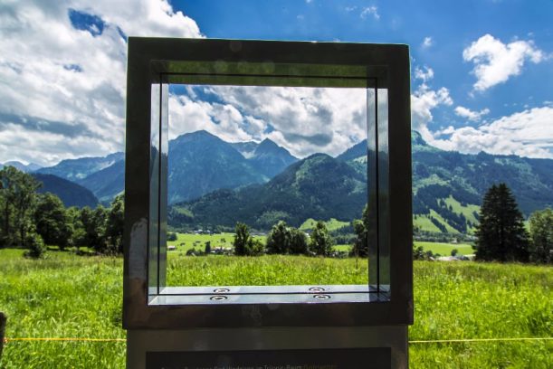 Das Schaufenster öffnet eine neue Perspektive – die Alpwirtschaft im Allgäu