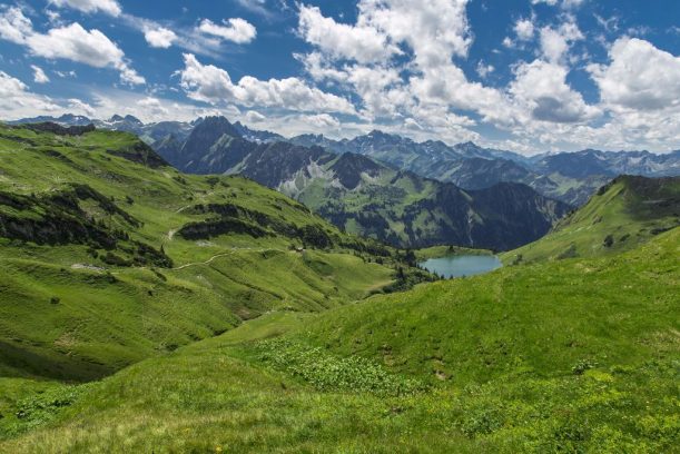 Fantastischer Blick zurück: Der Seealpe-Weg ist die schönste Variante.