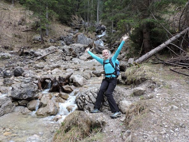 Micha freut sich über die Wanderung in Tirol