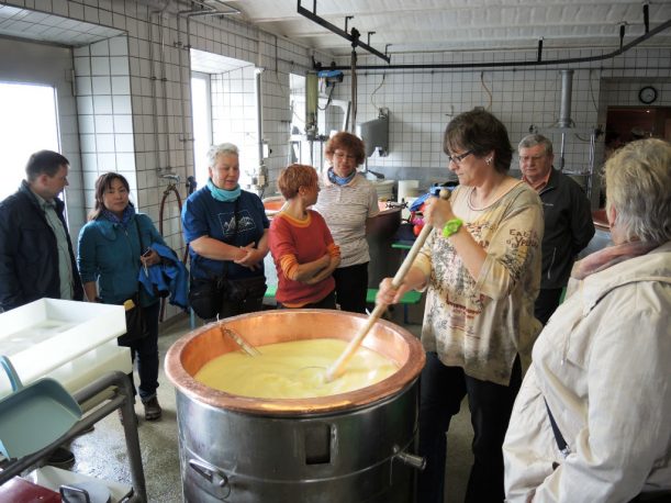 Käsekochen beim Schaukäsen