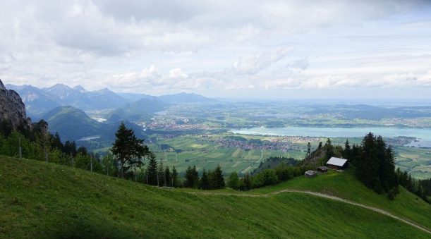 Aussicht Richtung Füssen beim Aufstieg zum Tegelberg