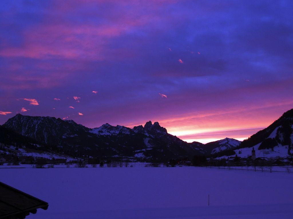 Sonnenaufgang im Winter, Tannheimer Tal, Tirol