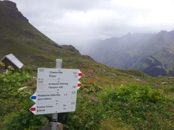 Die Wegweiser erleichtern  je nach Wetterlage die Tourauswahl.