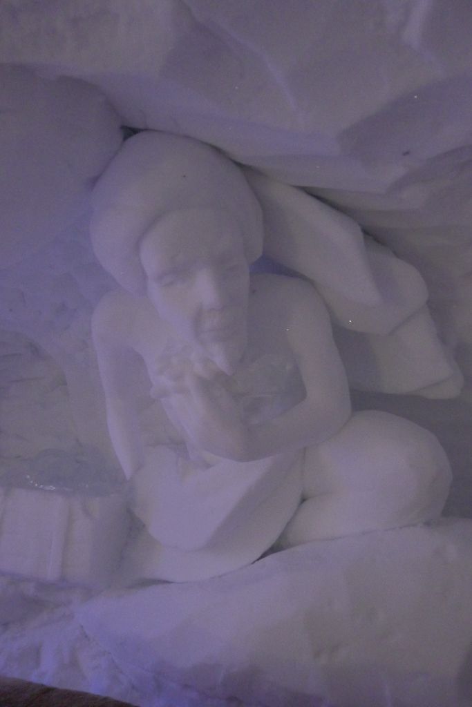 Schnee Skulptur Alpen im Winter