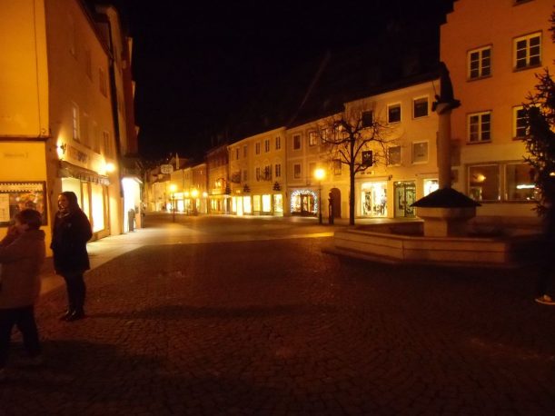 Stadtbrunnen und Reichenstraße in Füssen