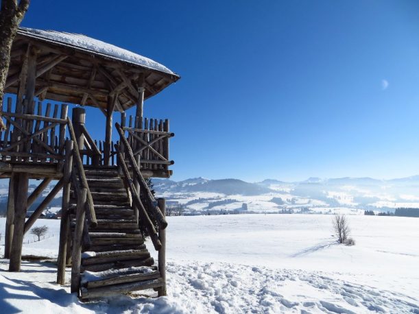 Winterwanderung im Allgäu bei Neuschnee